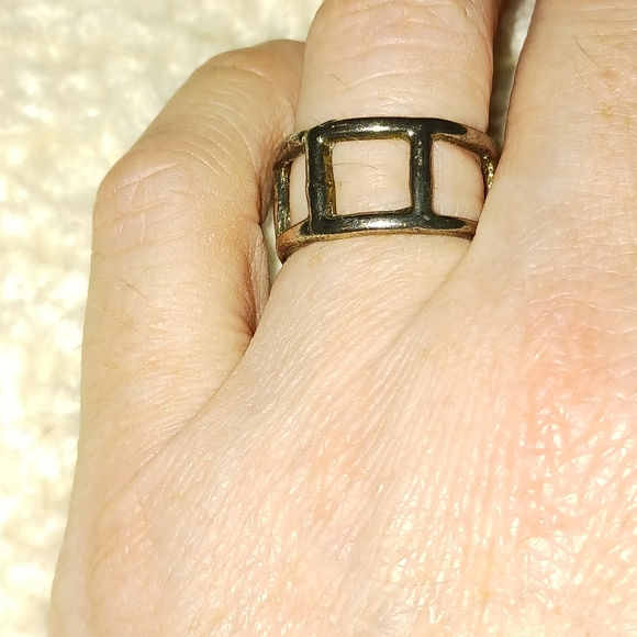 Vintage Rings - Picture 5 of 9
